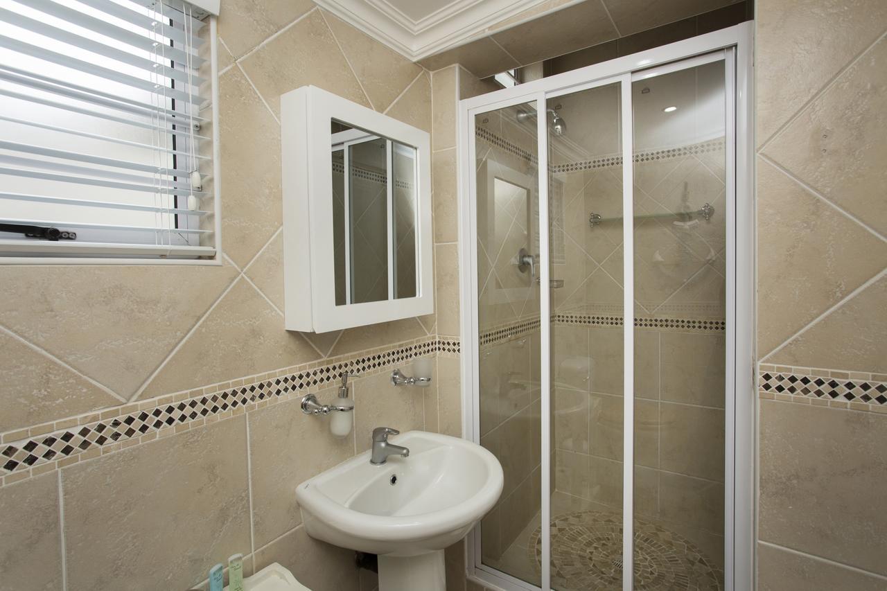 Ocean Hideaway Bed And Breakfast Amanzimtoti Exterior photo